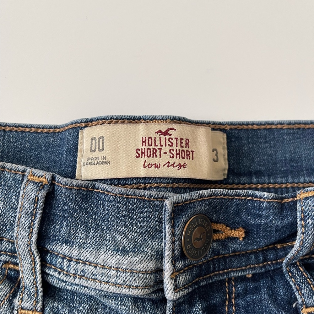 Hollister Shorts - Picture 2 of 5